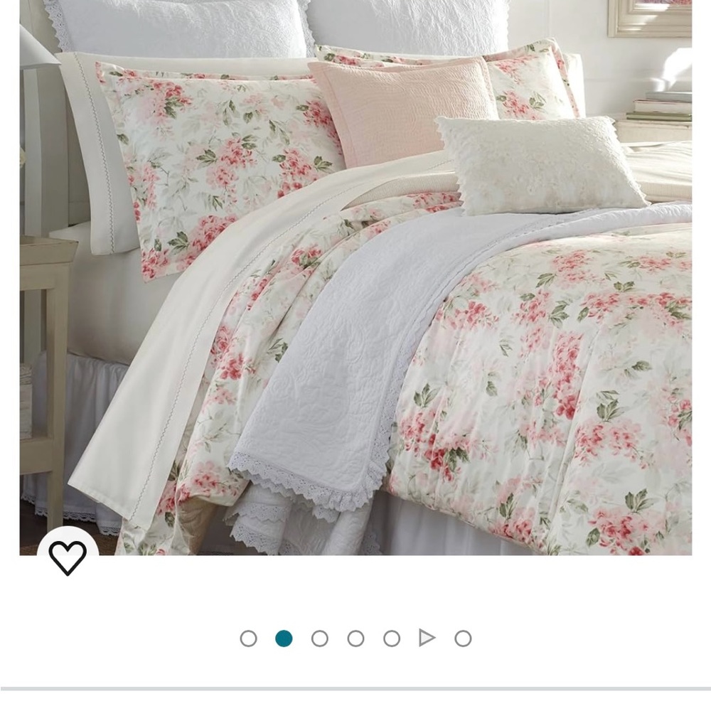 Laura Ashley Twin  Comforter with bed skirt and sham